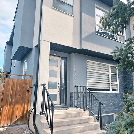 Beautiful Basement Suite-Keyless-Separate Entrance Calgary Exterior photo